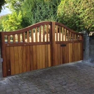 Cottage style swan neck